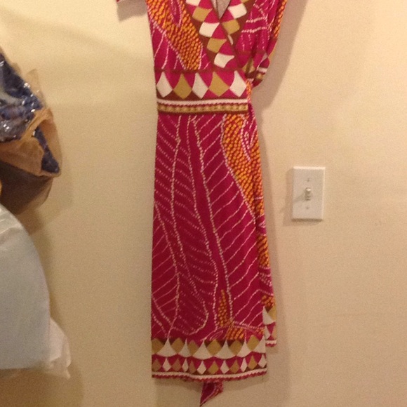 Super cute short sleeve silk dress - Picture 2 of 5